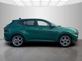 Green Alfa Romeo Tonale Tributo Italiano 2025