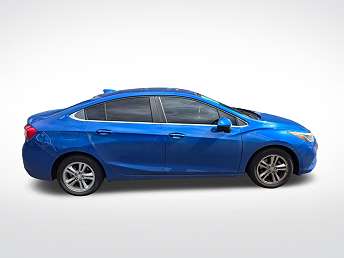 Blue Chevrolet Cruze Sedan 2017