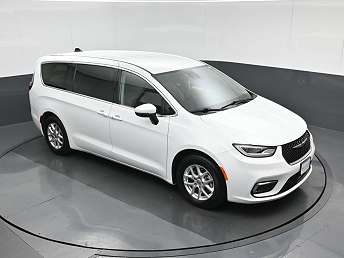 2023 Chrysler Pacifica Touring-L 