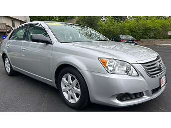 Silver Toyota Avalon Sedan 2009