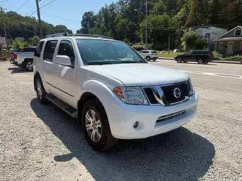 2012 Nissan Pathfinder LE 