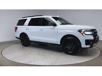 White Ford Expedition SUV 2024