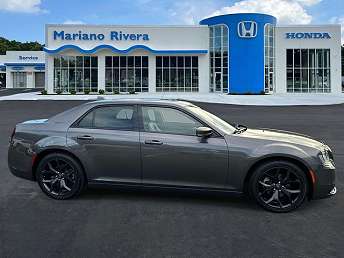2022 Chrysler 300 S 