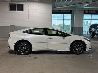 2025 Toyota Prius XLE 