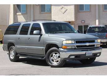 Gray Suburban 1500 SUV 2002