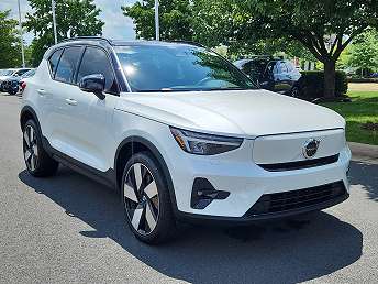 White Volvo XC40 SUV 2023