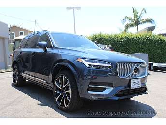 2025 Volvo XC90 B6 Plus 