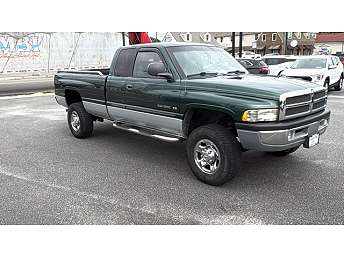 Green Dodge Ram 2500 Pickup 2002