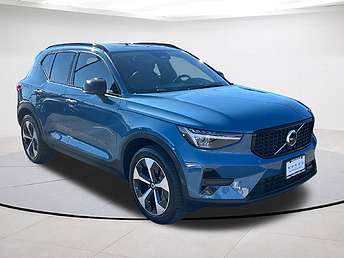 2024 Volvo XC40 B5 Core 