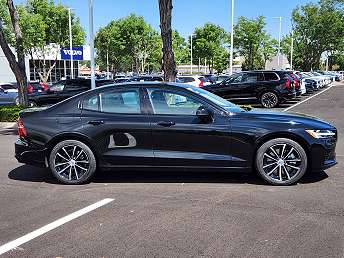 2023 Volvo S60 T8 Plus 