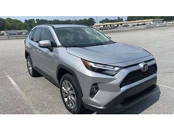 2022 Toyota RAV4 XLE 