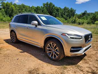 2017 Volvo XC90 T6 Momentum 