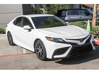 2023 Toyota Camry SE 