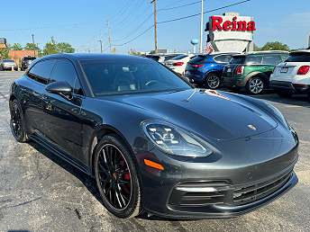 2018 Porsche Panamera 4 