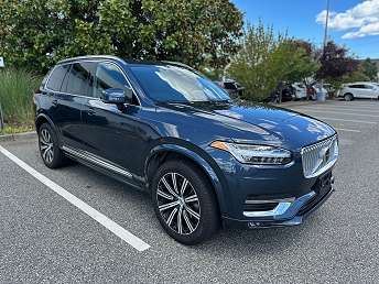 2025 Volvo XC90 B5 Core 