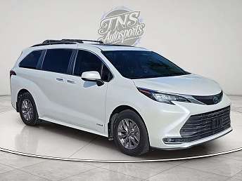 2021 Toyota Sienna XLE 