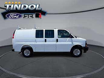 2025 White Van GMC Savana