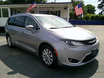 2019 Chrysler Pacifica Touring-L 
