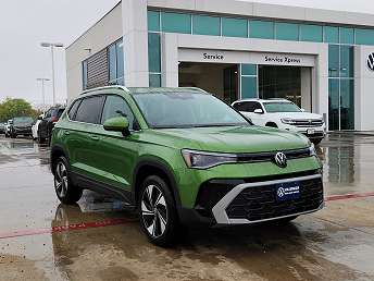 2025 Volkswagen Taos SE 