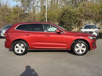 2022 Volvo XC60 B5 Momentum 