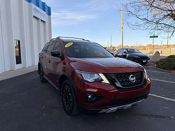 2020 Nissan Pathfinder SV 