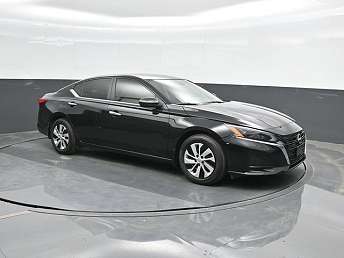 Black Nissan Altima Sedan 2025