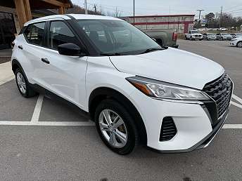 2022 Nissan Kicks S 