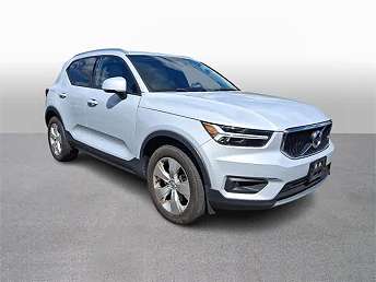 2021 Volvo XC40 T5 Momentum 