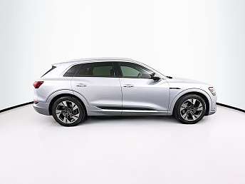 2022 Audi e-tron Premium Plus 