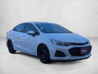 White Chevrolet Cruze Sedan 2019