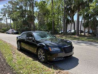 Black Chrysler 300 Sedan 2014