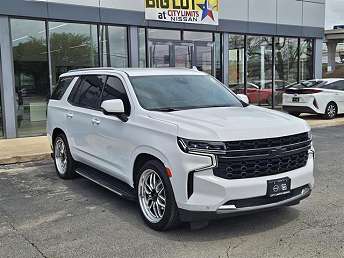 White Chevrolet Tahoe SUV 2023