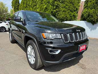 2022 Jeep Grand Cherokee Laredo 