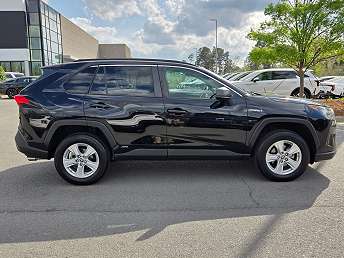 2021 Toyota RAV4 LE 