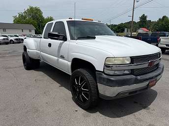 White Silverado 3500 Pickup 2001