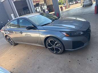 2023 Nissan Altima SR 