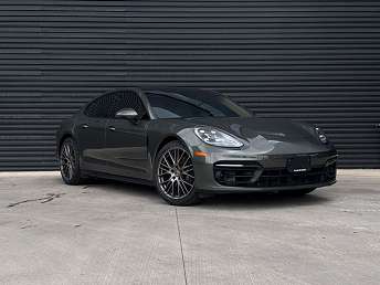 2023 Porsche Panamera  
