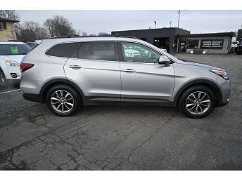 2017 Hyundai Santa Fe SE 