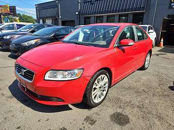 Red Volvo S40 Sedan 2009