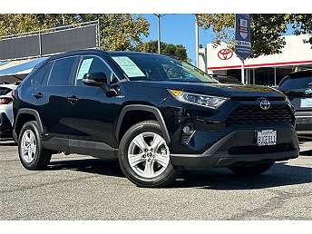 2021 Toyota RAV4 XLE 