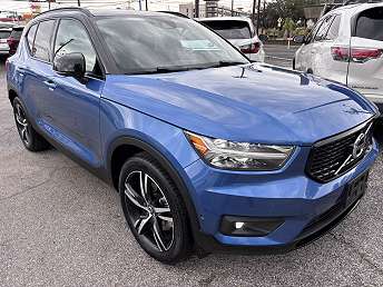 2021 Volvo XC40 T5 R-Design 