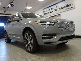2025 Volvo XC90 T8 Plus 