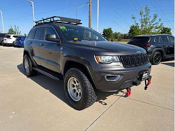 2020 Jeep Grand Cherokee Laredo 