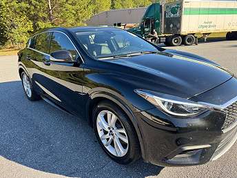 Black Infiniti QX30 Sport 2018