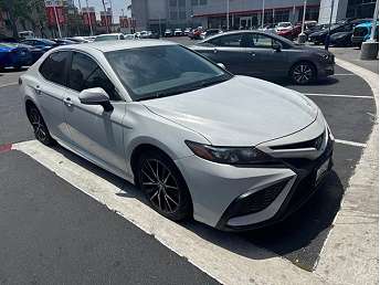 2022 Toyota Camry SE 