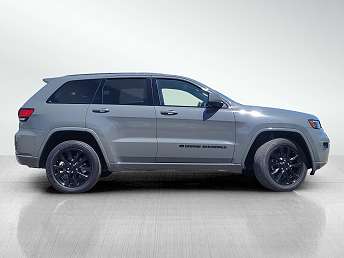 2022 Jeep Grand Cherokee Laredo 