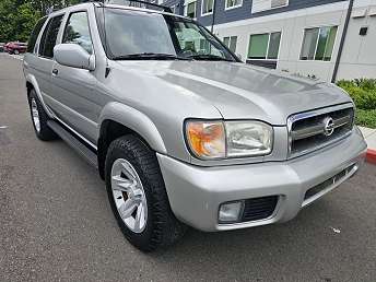 2002 Nissan Pathfinder LE 