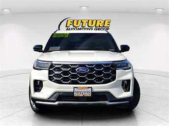 2025 Ford Explorer Platinum 