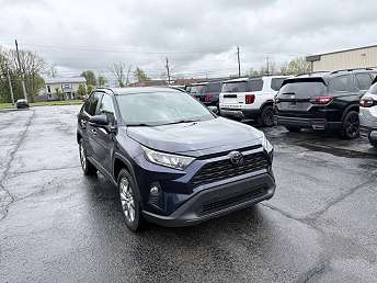 2021 Toyota RAV4 XLE 