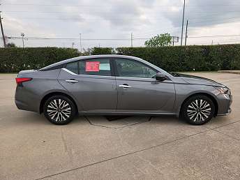 2024 Nissan Altima SV 